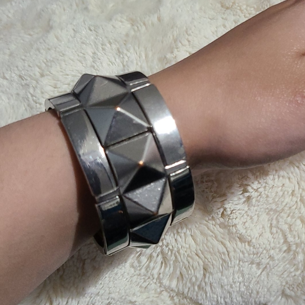 Bracelet - Picture 3 of 3